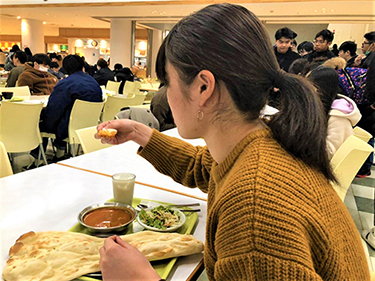 チキンカレーのナンのセット