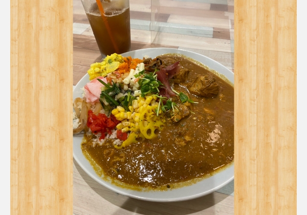 本格スパイスカレー ヤドカリー 谷町コーラ店
