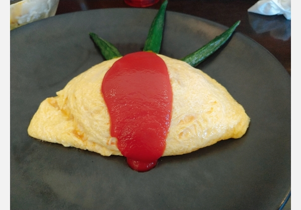 御馳走オムライス館 ネコ目